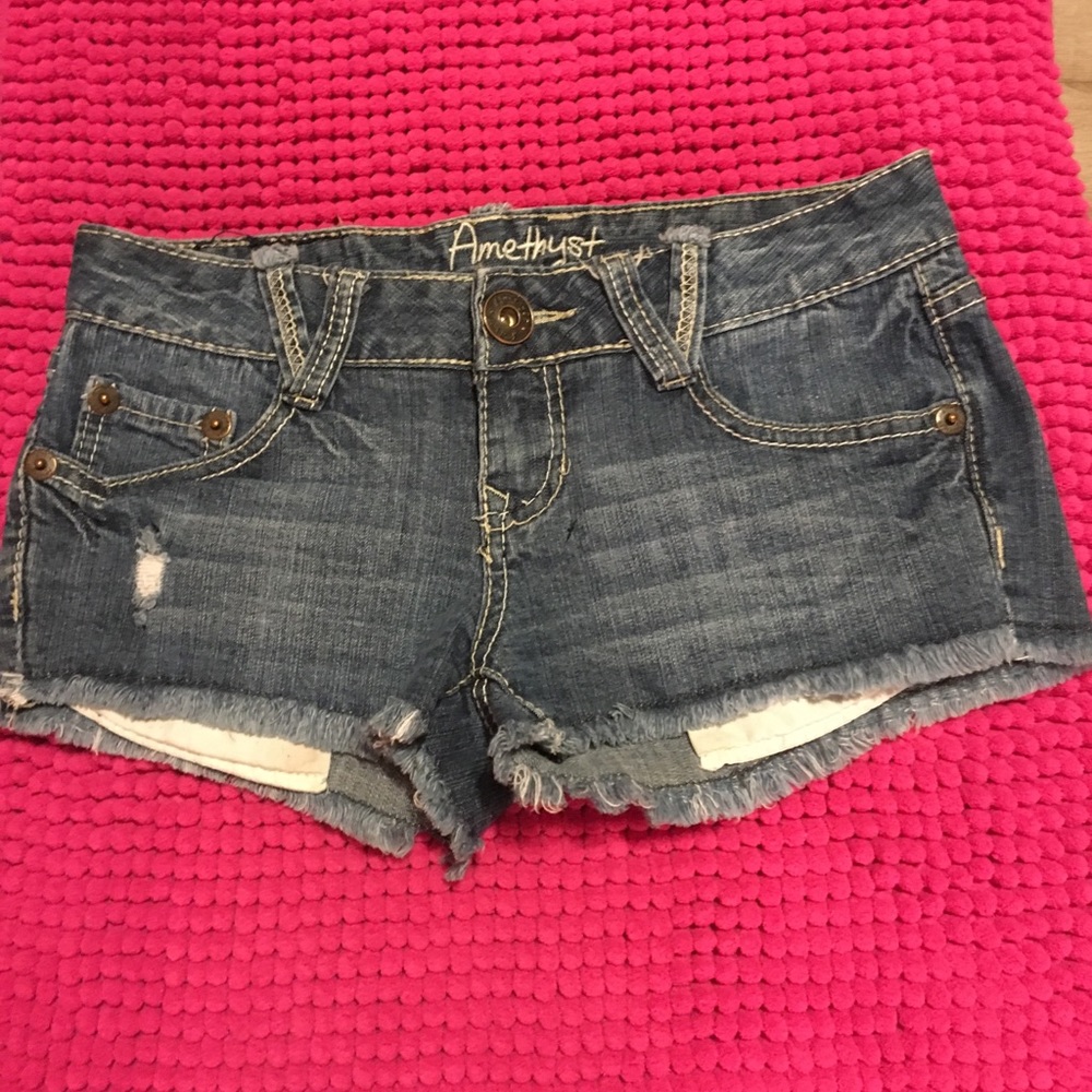 Booty cut off jean shorts w/ button pockets Size 1-  See all pictures